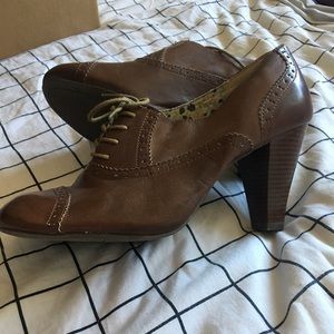 Oxford heels